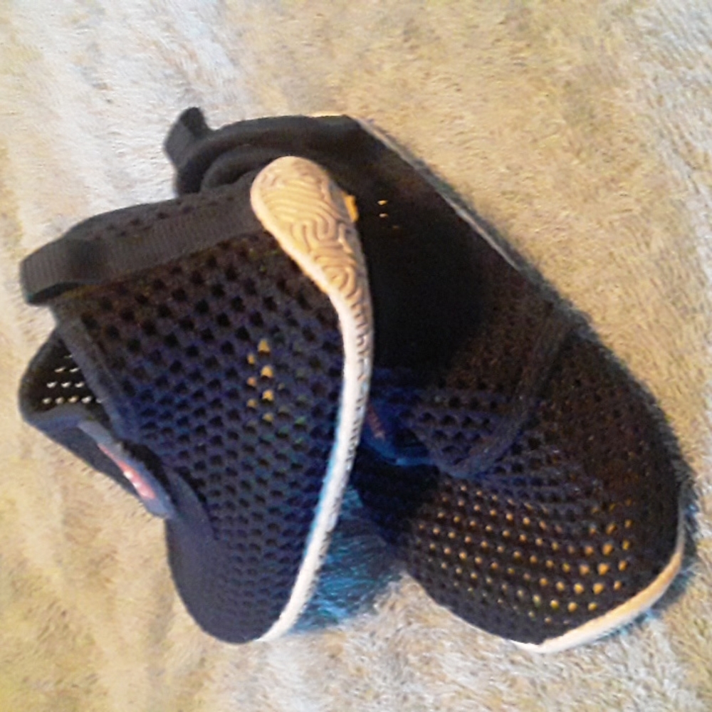 Shoes - Picture 5 of 10